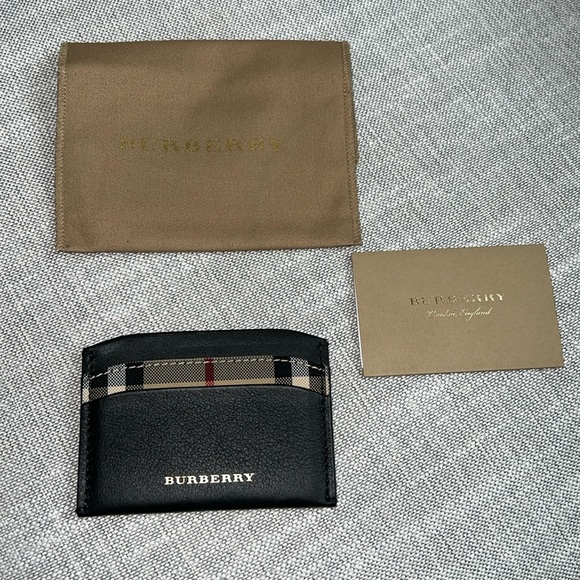Burberry Horseferry Checkizzy Card Case-Authentic-EUC - Picture 1 of 8
